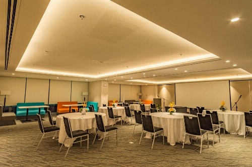 Savoy Hotel Manila image 17